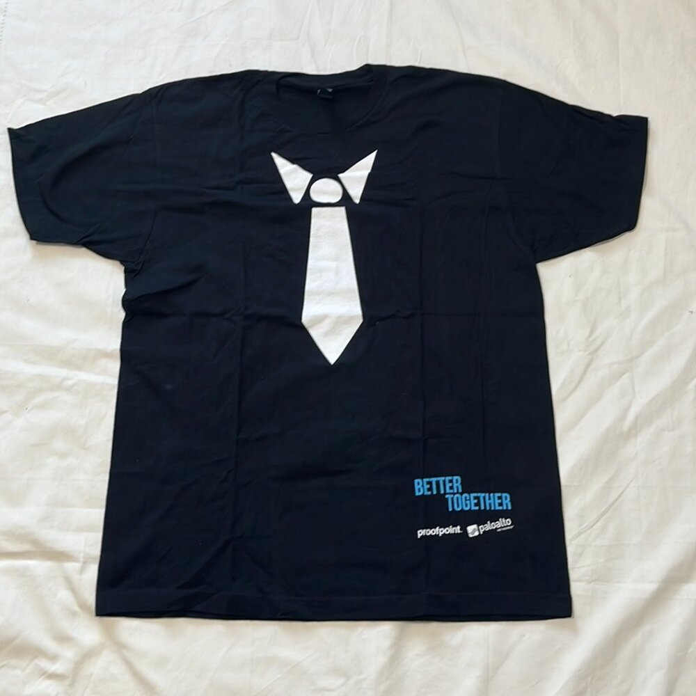 M & O  Graphic knit T - shirt  Large  100 % cotton half sleeve